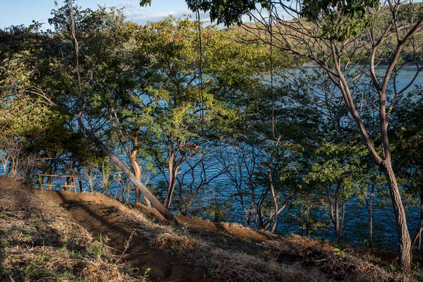 The Danta trail ends in a small overlook on Punta Penca.