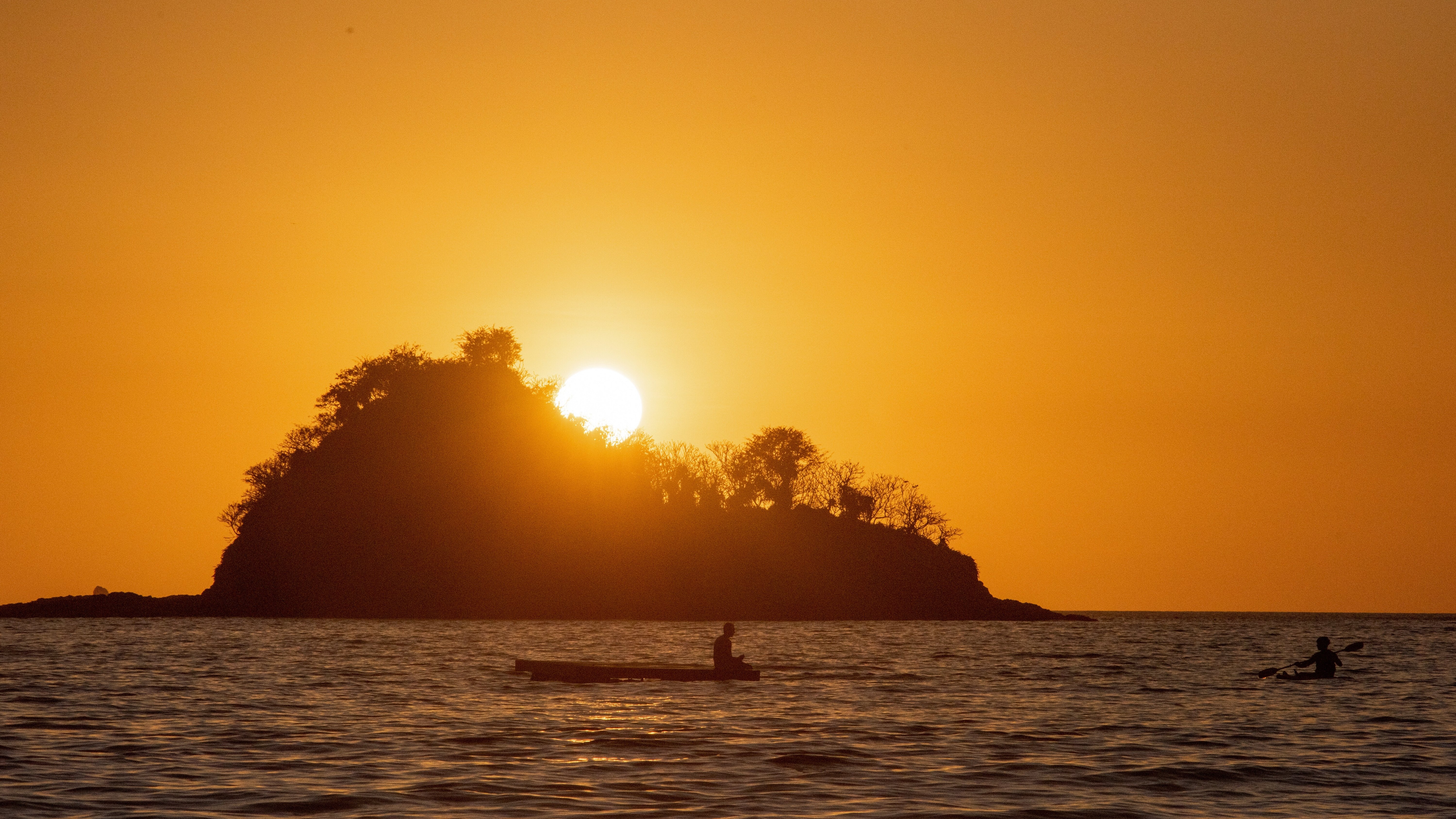 las-catalinas-swimming-session-sunset.