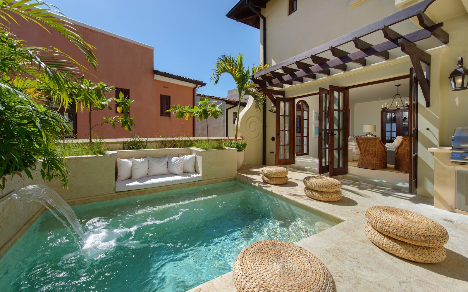 Casa Mar y Sol's wide array of living spaces and common areas makes it ideal for multiple athletes and their families traveling to the TRI together.